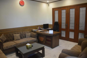 LMC Accommodations, Faisal Town